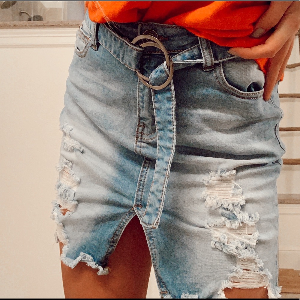 DEMIN RIPPED SKIRT!